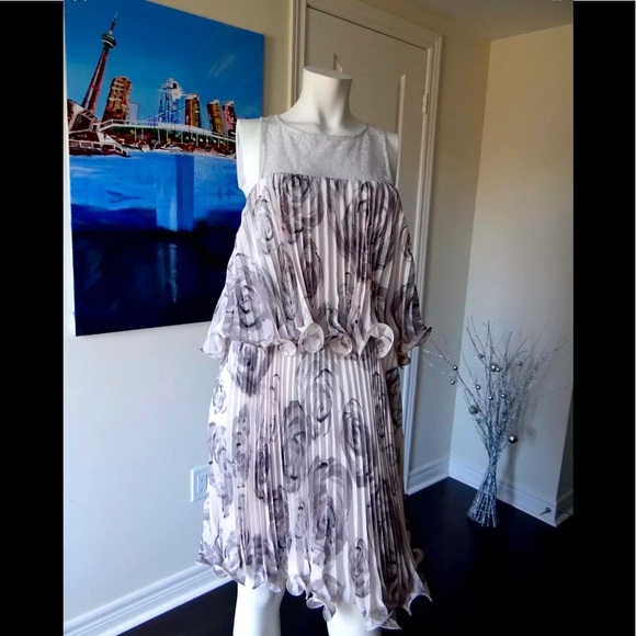 BCBG MaxAzria Dress NWT - Picture 4 of 5